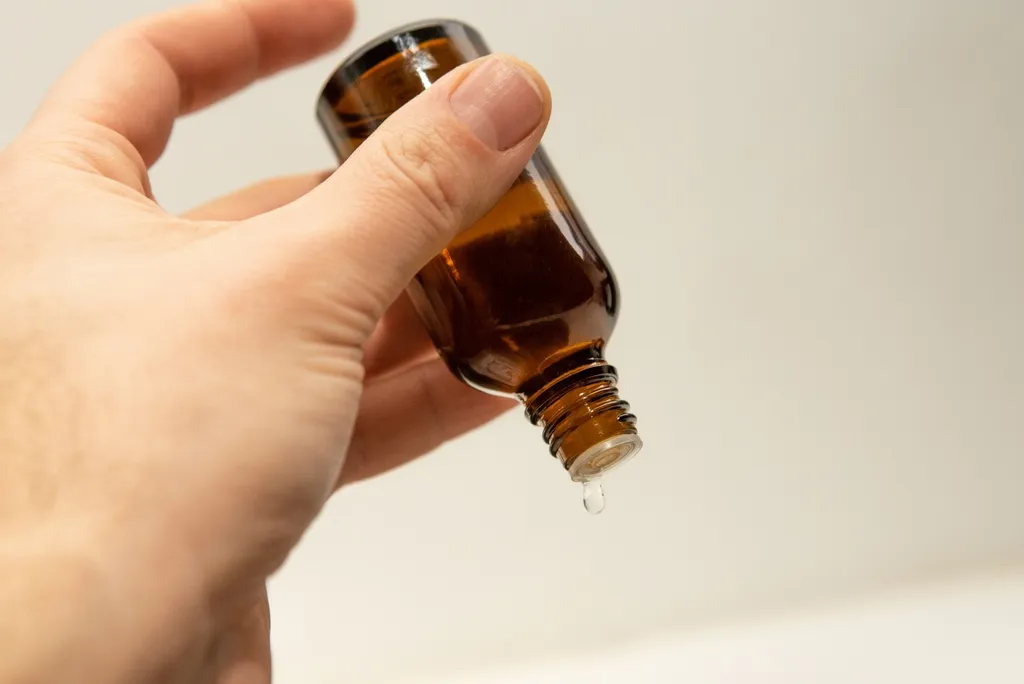 10 X 100ml Tröpfler-Flasche Braunglas, Schwarzer Deckel 2 10 X 100ml Tröpfler-Flasche Braunglas, Schwarzer Deckel - Image 2